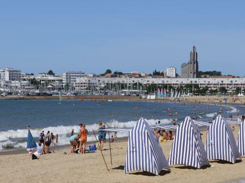 Residence Des Tilleuls Proximite Plage Et Commerces Royan Luaran gambar